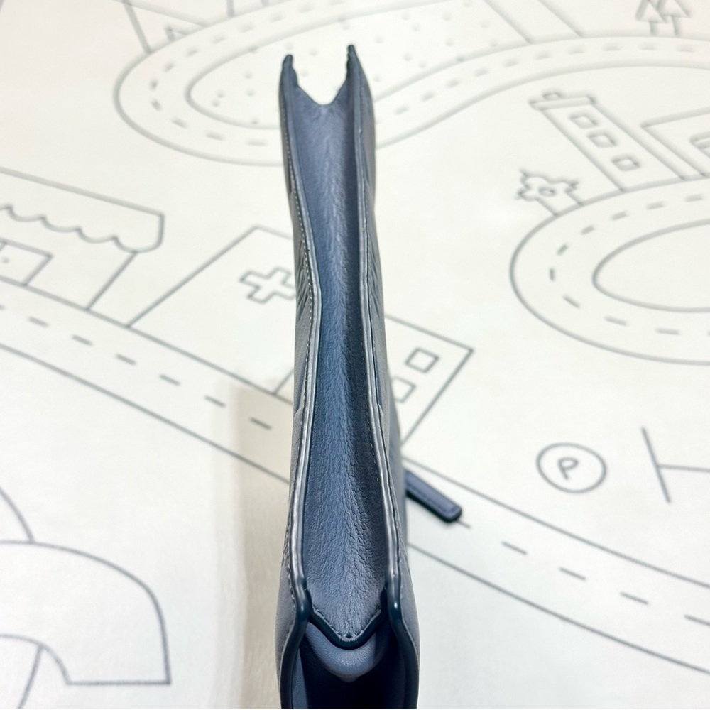 MCM Aren Wristlet Zip Pouch In Maxi Monogram Leather - Picture 9 of 9